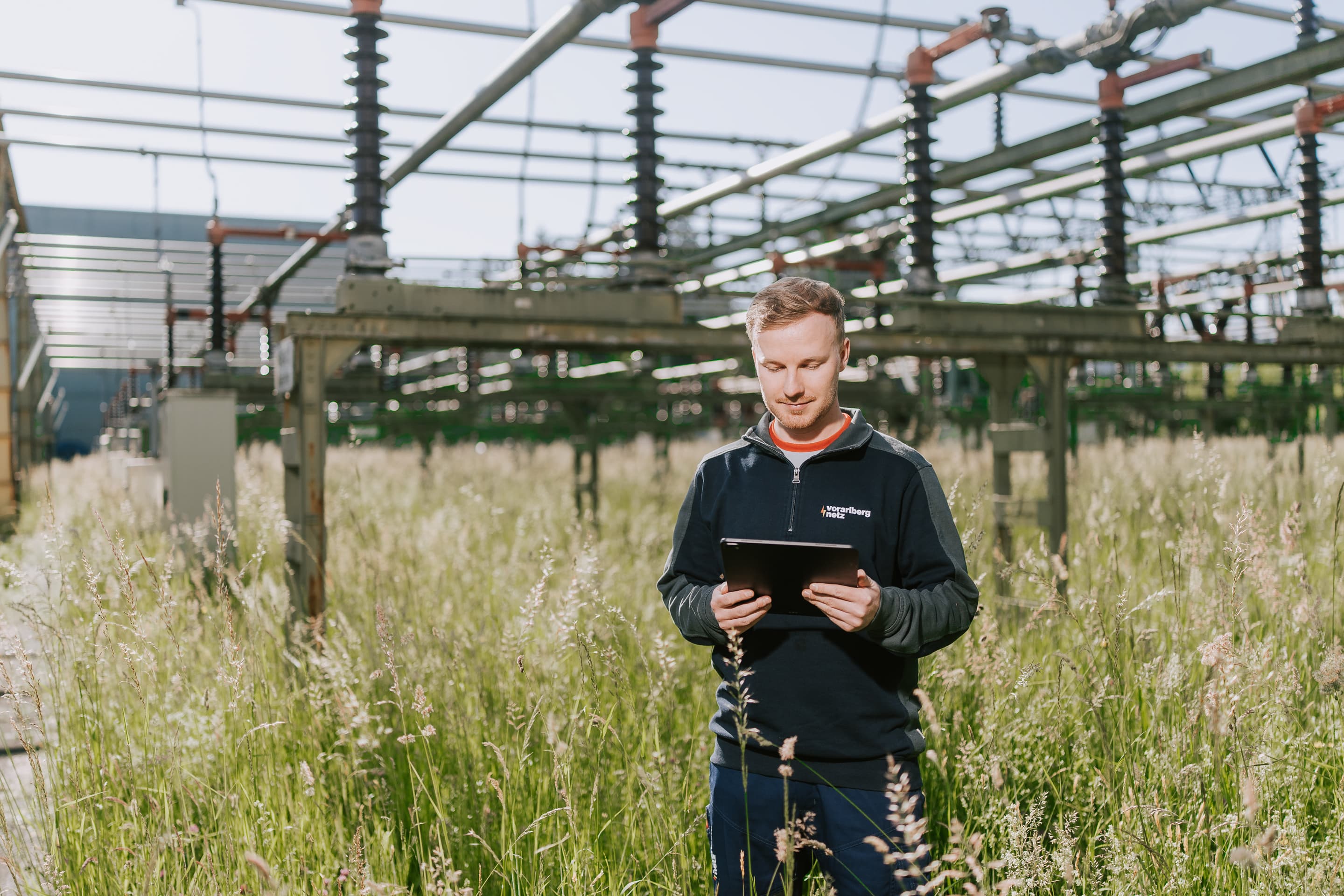 Monteur Umspannwerk Rieden im Gras